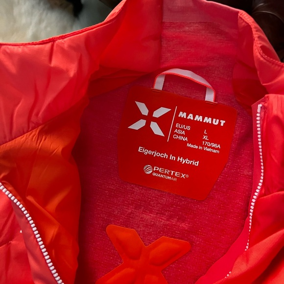 MAMMUT Eigerjoch IN Hybrid Vest--NWT - Picture 7 of 9